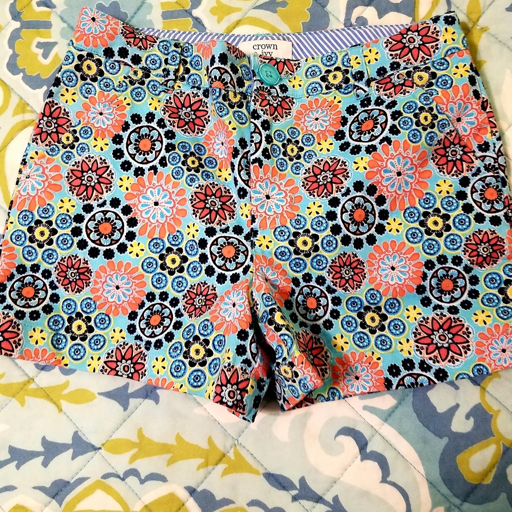 Like new!!! Crown & Ivy Shorts